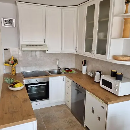 Lana Apartman *