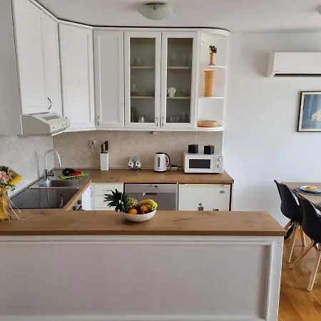 Lana Apartman